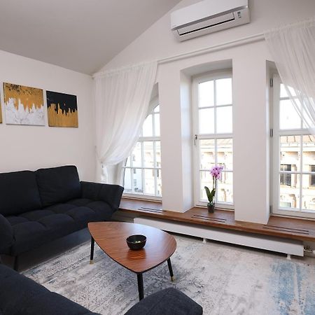 Апартаменти Bright Attic Flat In The Centre Рига Екстер'єр фото